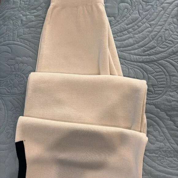 Matching Knitted Set - Picture 3 of 3